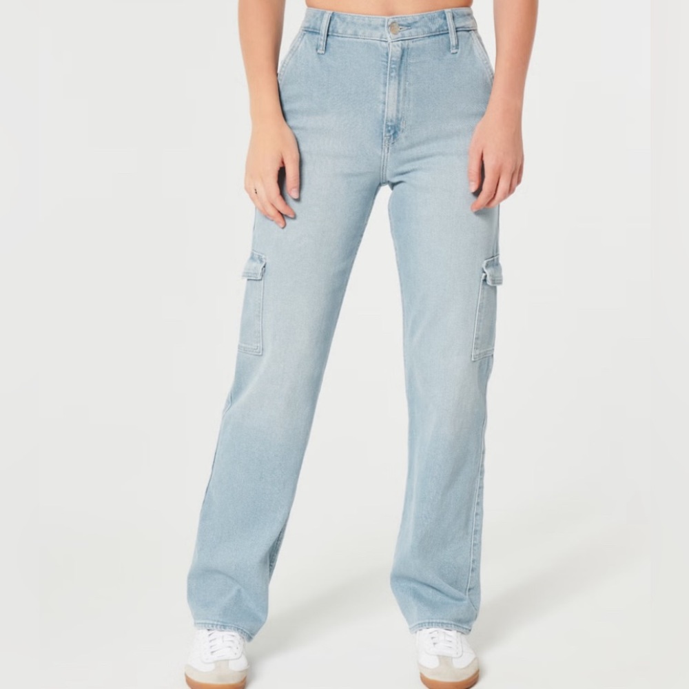 Hollister ultra high rise dad jean with cargo pockets